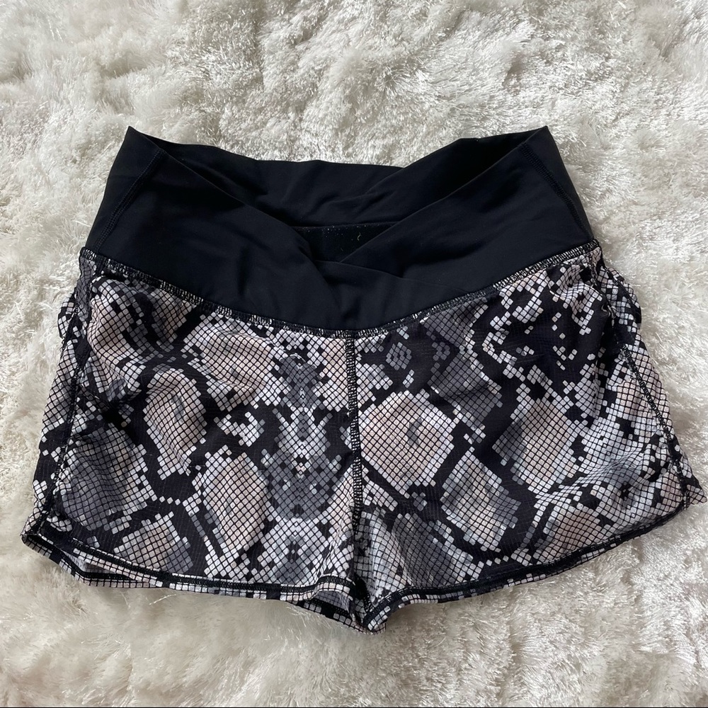 Lululemon Crossover Waist shorts